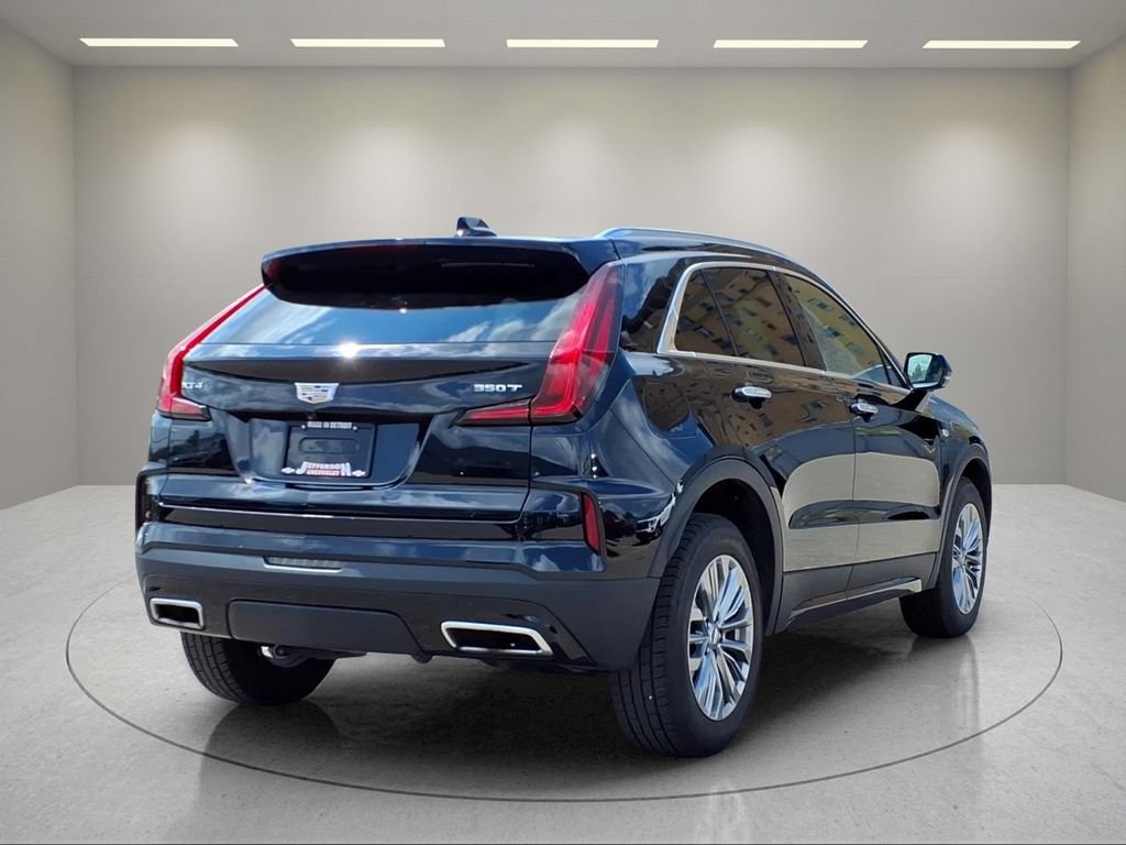 Used 2024 Cadillac XT4 Premium Luxury FWD image 4