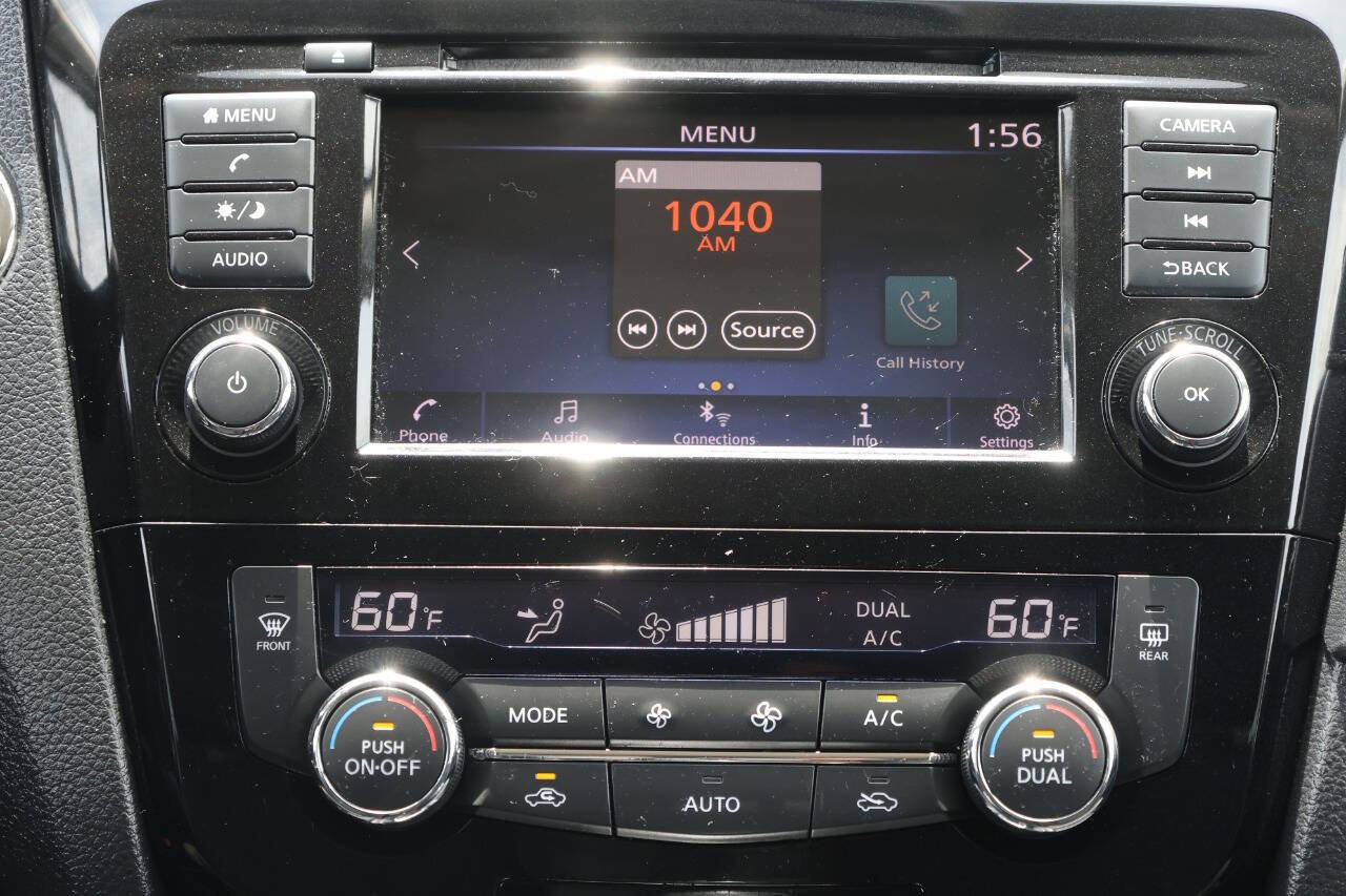 Used 2018 Nissan Rogue SV image 20