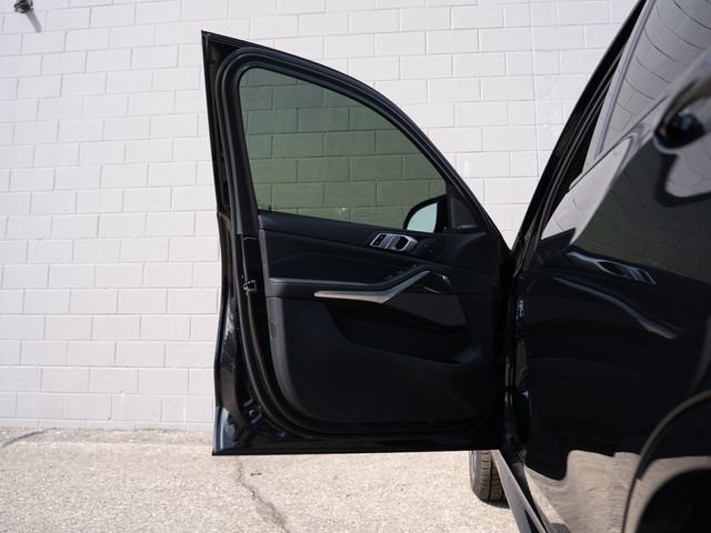 Used 2025 BMW X5 M60i w/ Climate Comfort Package image 15