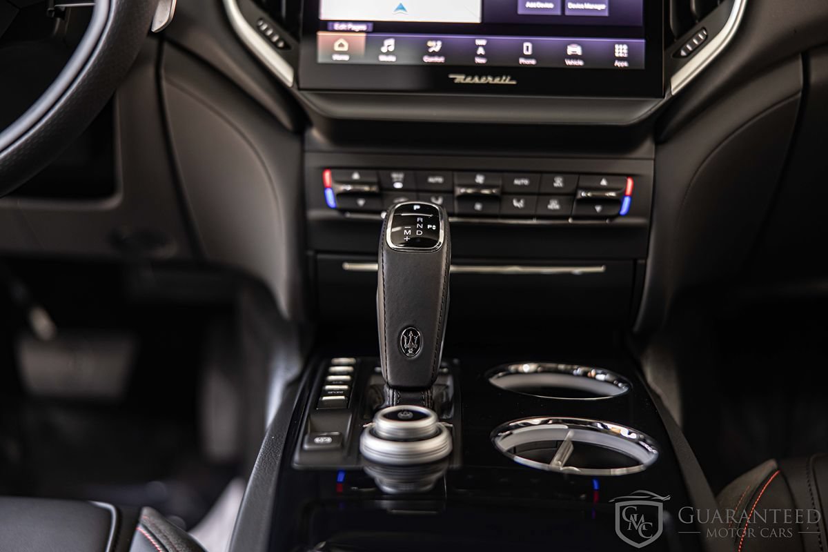 Used 2024 Maserati Ghibli Modena Q4 AWD/4WD image 40