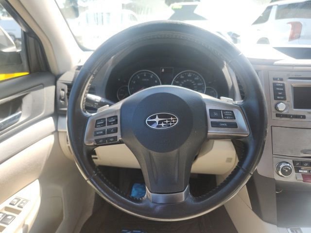 Used 2013 Subaru Legacy 2.5i Premium AWD/4WD image 8