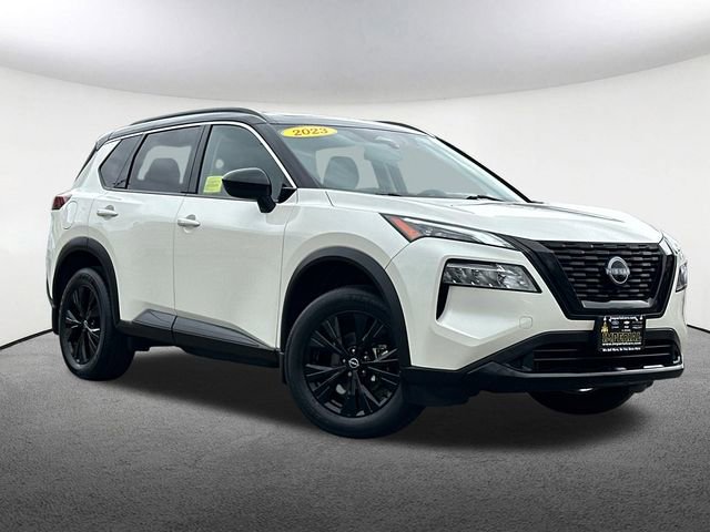 Used 2023 Nissan Rogue SV w/ SV Premium B Package image 2