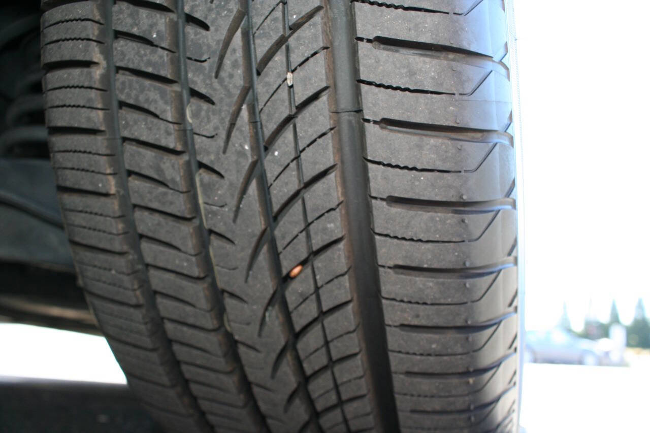 Used 2013 Ford C-MAX SEL FWD image 30