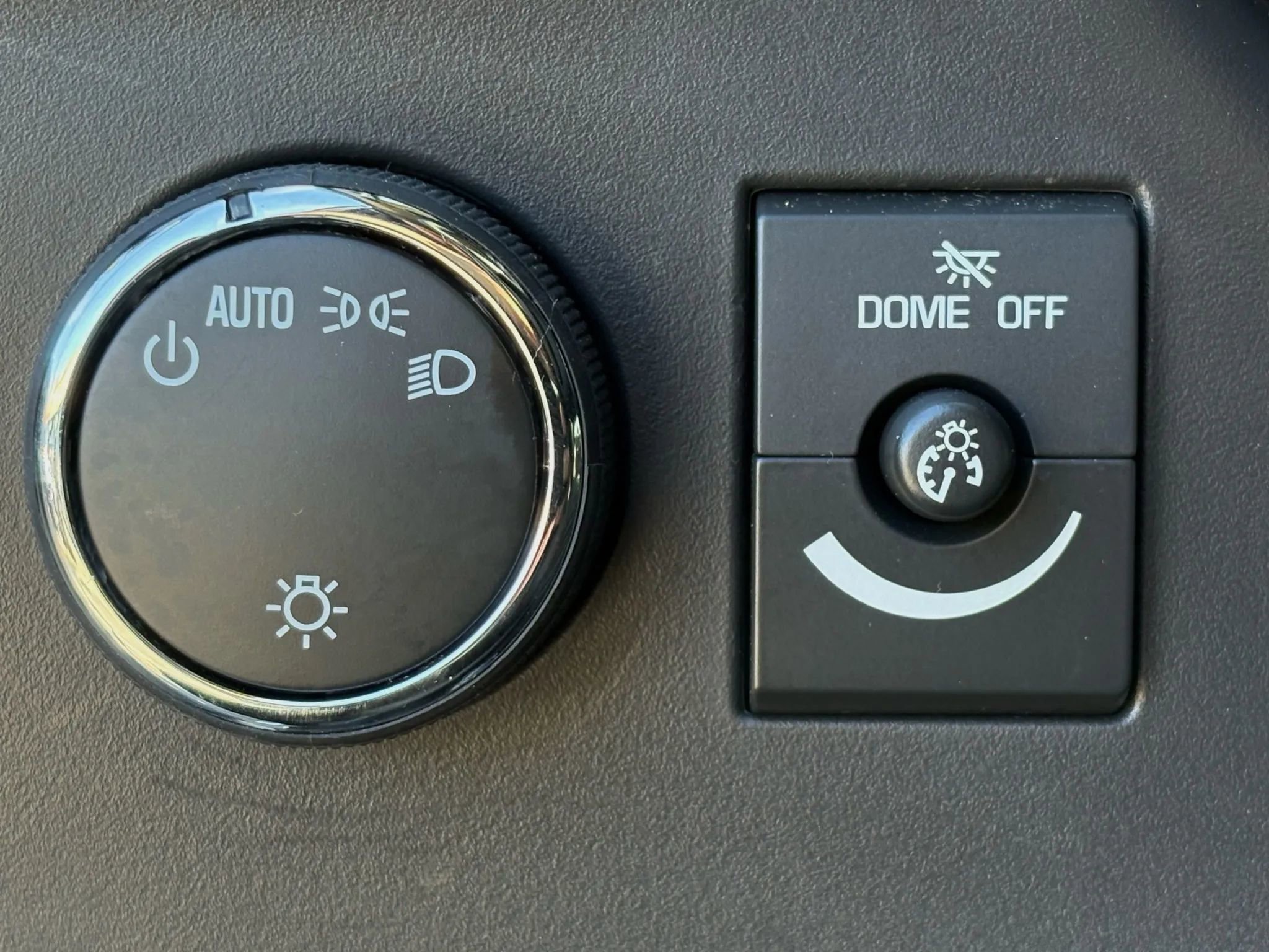 Used 2025 Chevrolet Express 2500 w/ Driver Convenience Package image 15