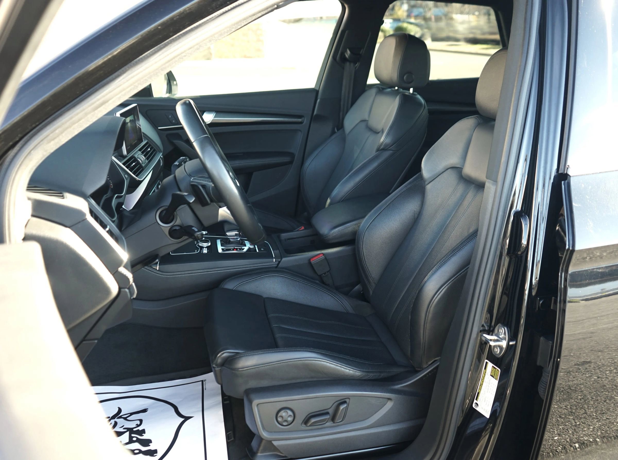 Used 2018 Audi SQ5 Premium Plus image 18