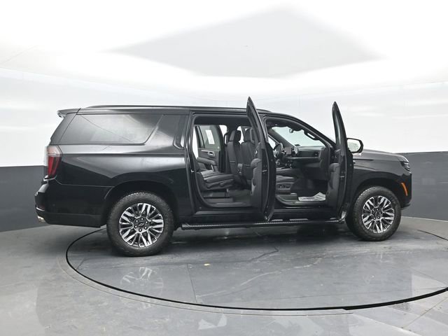Used 2025 Chevrolet Suburban Z71 AWD/4WD image 27
