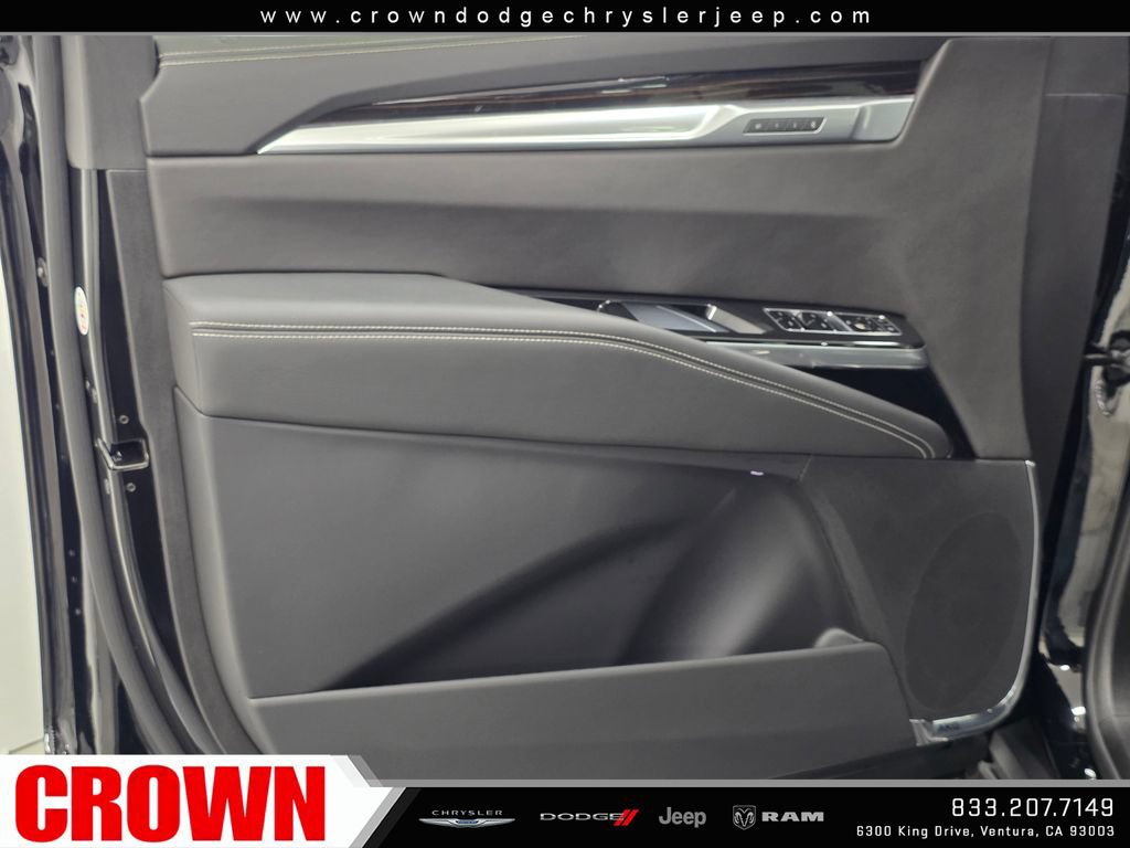 Used 2026 Cadillac Escalade Luxury AWD/4WD image 29