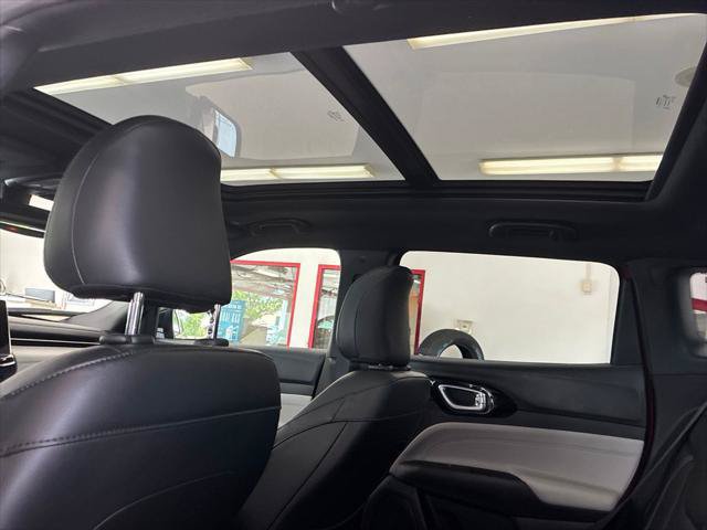 Certified 2025 Jeep Compass Limited w/ Elite Group AWD/4WD image 19