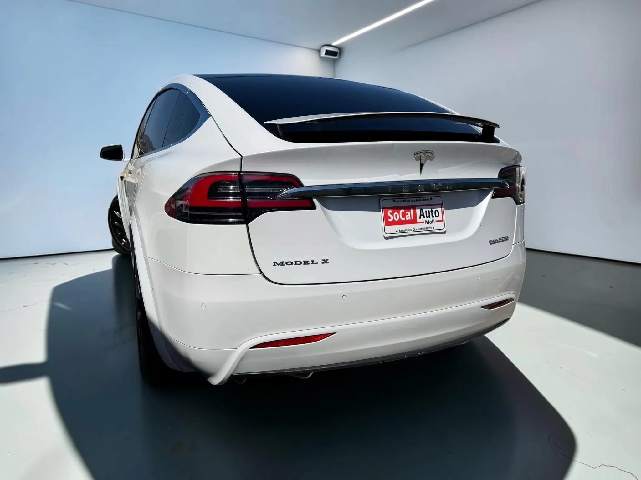 Used 2017 Tesla Model X 75D AWD/4WD image 5