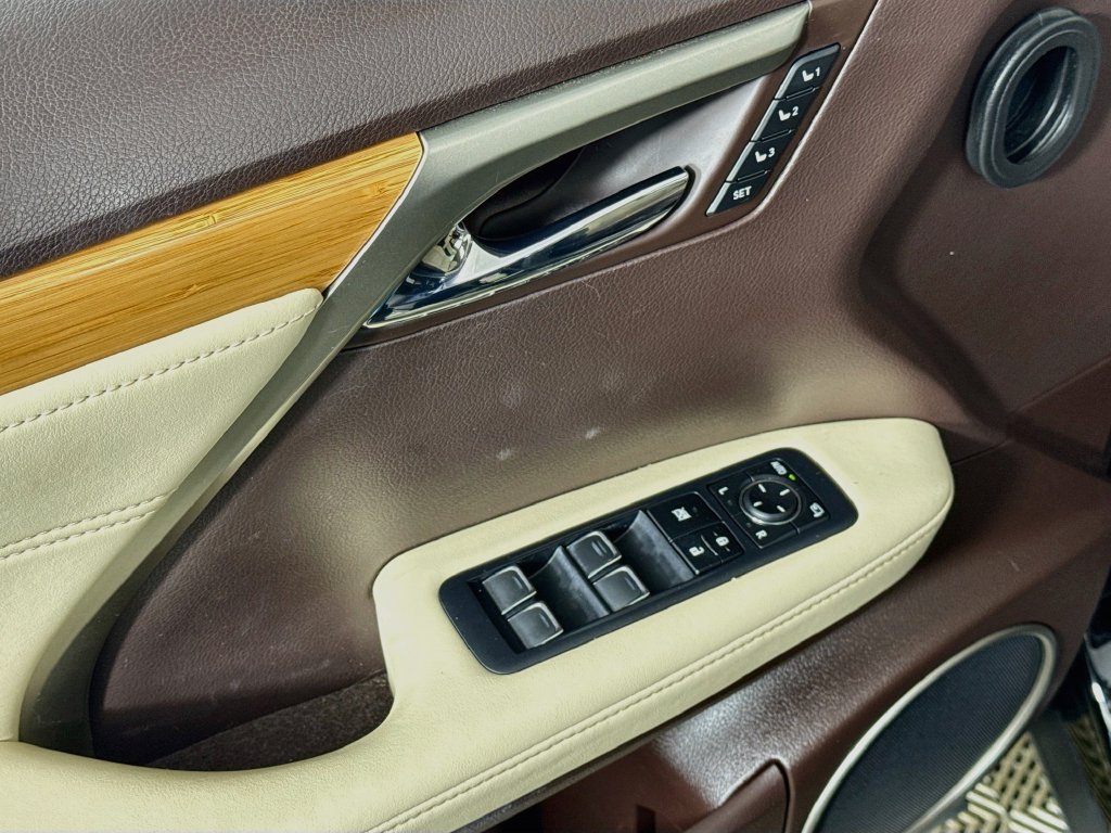 Used 2019 Lexus RX 350L FWD image 18