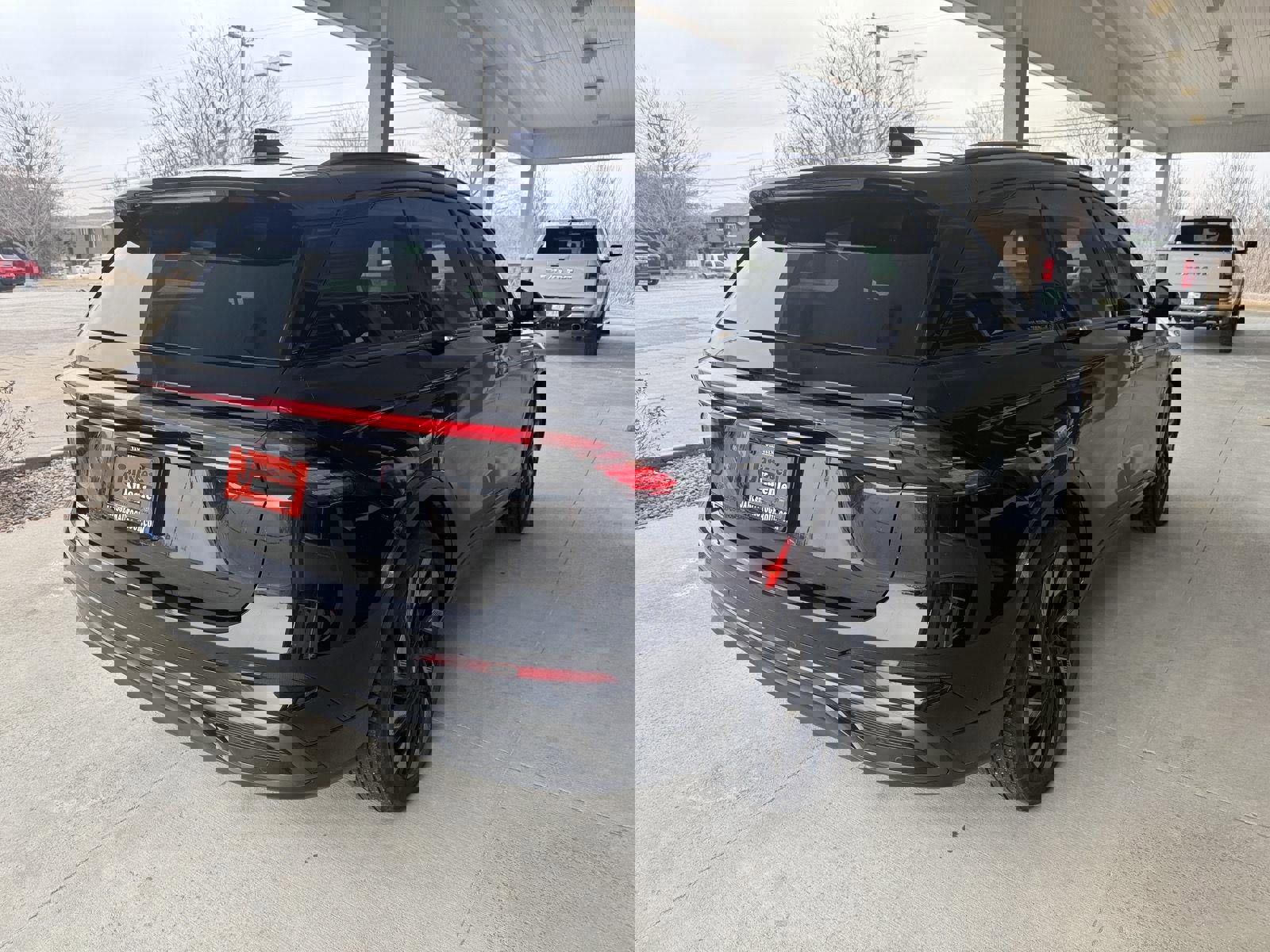 Used 2024 Lincoln Nautilus Reserve w/ Equipment Group 202A image 4