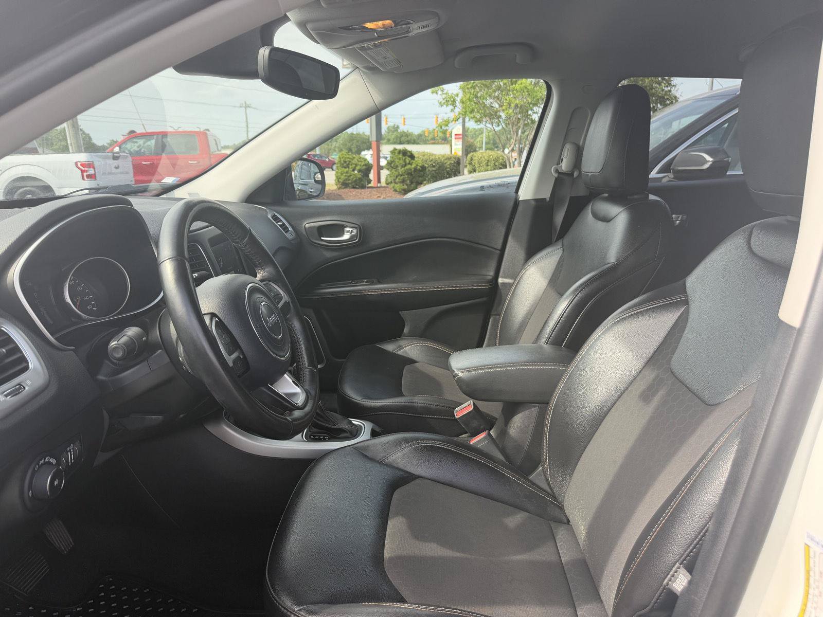 Used 2020 Jeep Compass Latitude w/ Popular Equipment Group AWD/4WD image 12