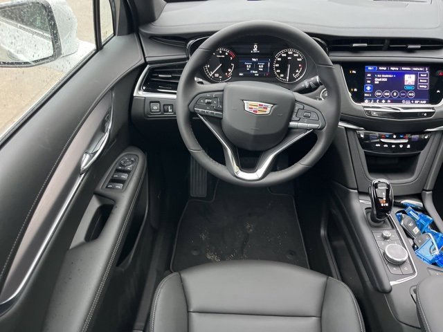 New 2025 Cadillac XT6 Luxury image 32