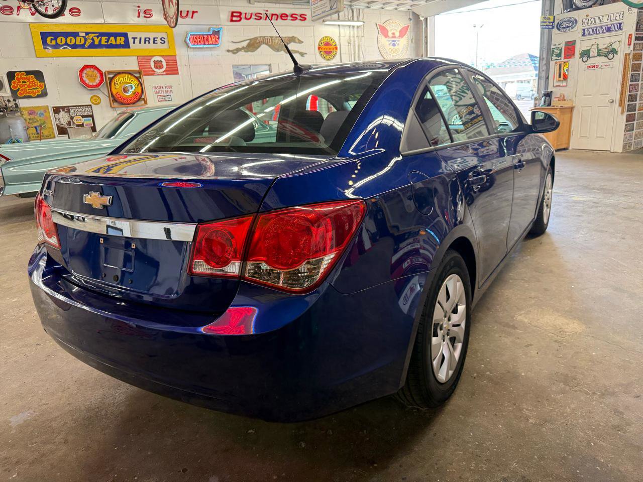 Used 2013 Chevrolet Cruze LS image 5