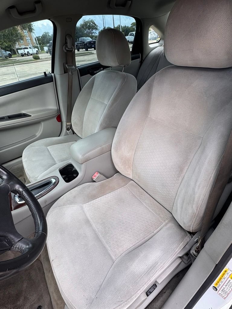 Used 2010 Chevrolet Impala LT FWD image 8