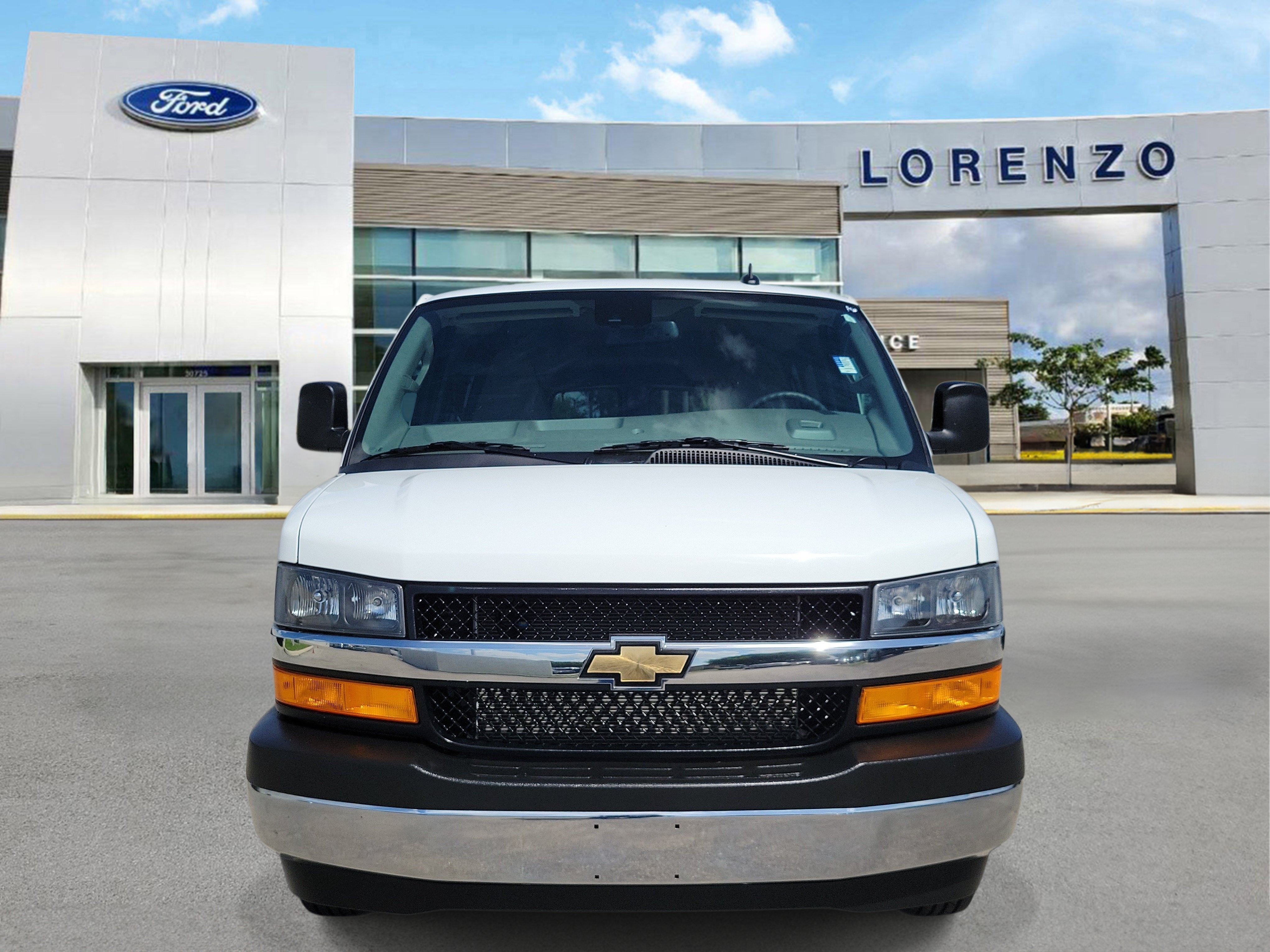 Used 2025 Chevrolet Express 3500 LT w/ LT Preferred Equipment Group RWD video 2
