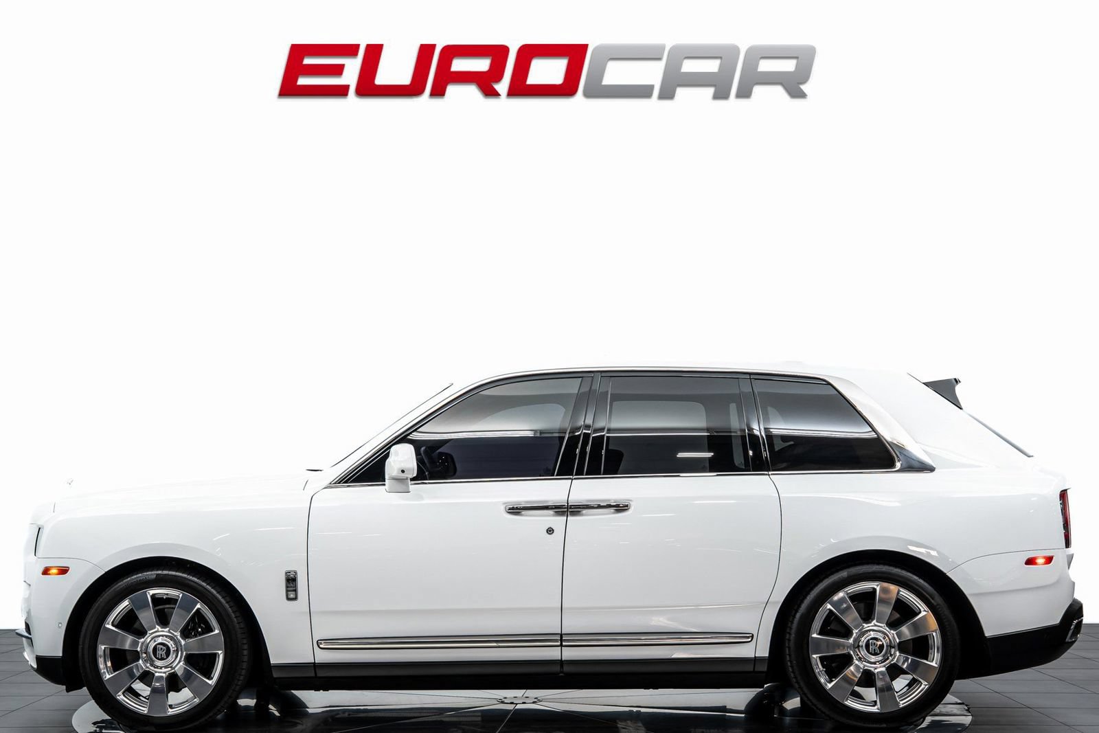Used 2020 Rolls-Royce Cullinan AWD/4WD image 2