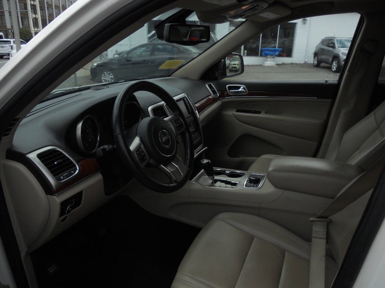 Used 2011 Jeep Grand Cherokee Limited image 5