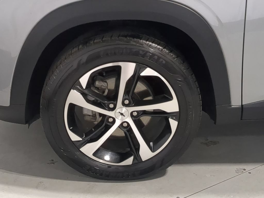 Used 2024 Chevrolet Trax RS w/ Driver Confidence Package FWD image 17