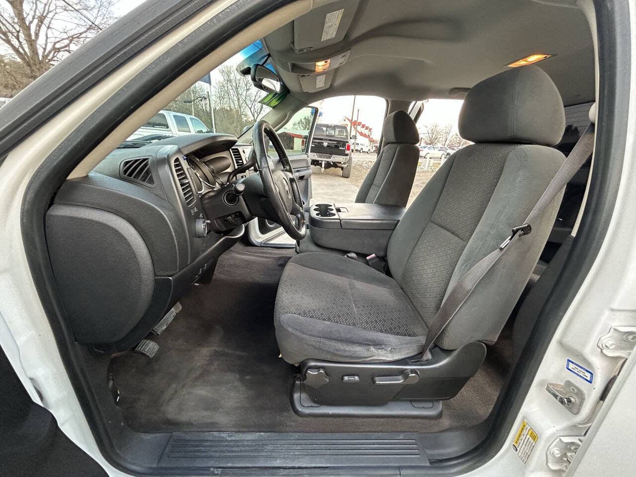 Used 2007 GMC Sierra 2500 SLE w/ Z71 Off-Road Package image 17