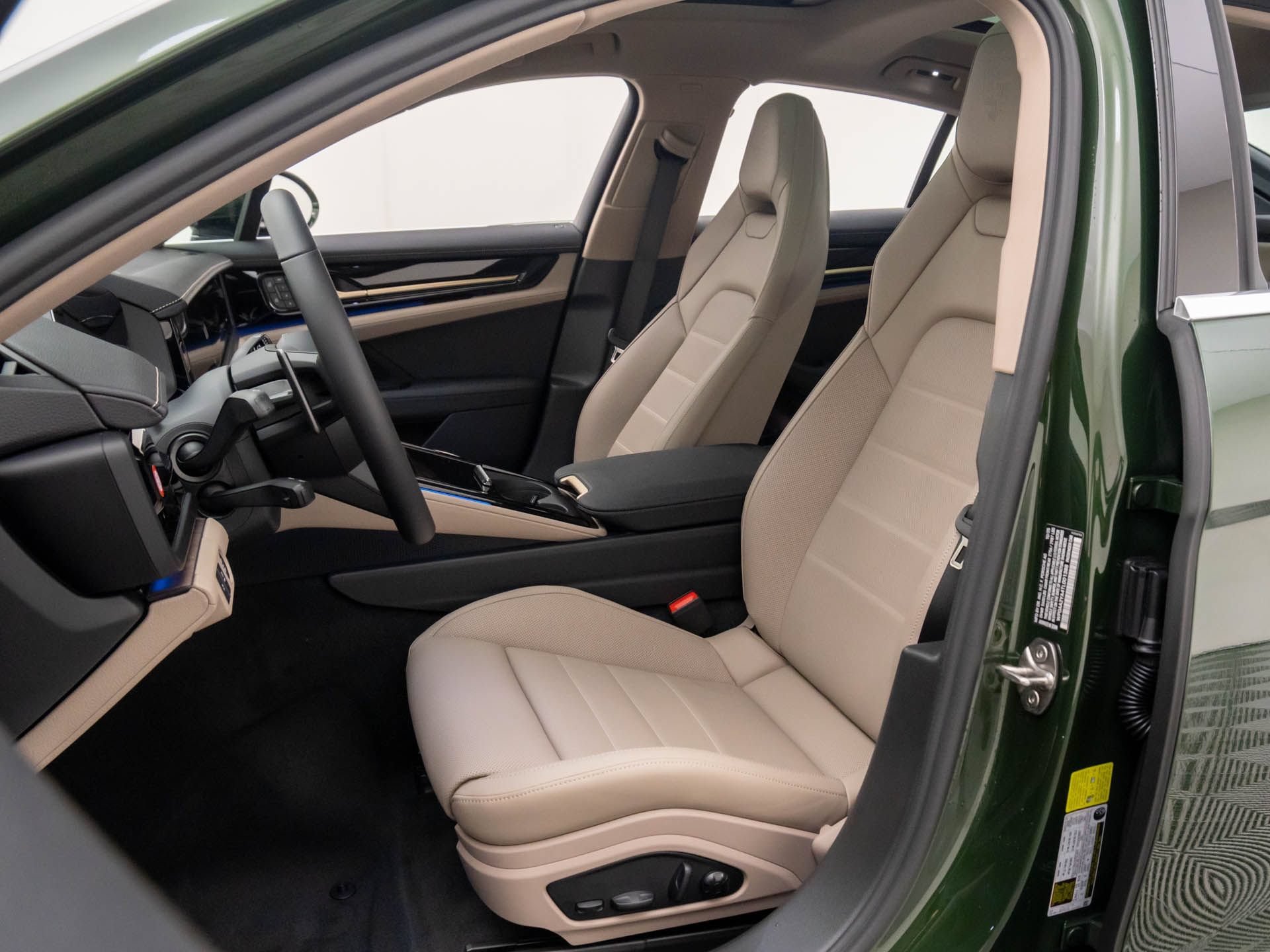 New 2026 Porsche Panamera 4 AWD/4WD image 5
