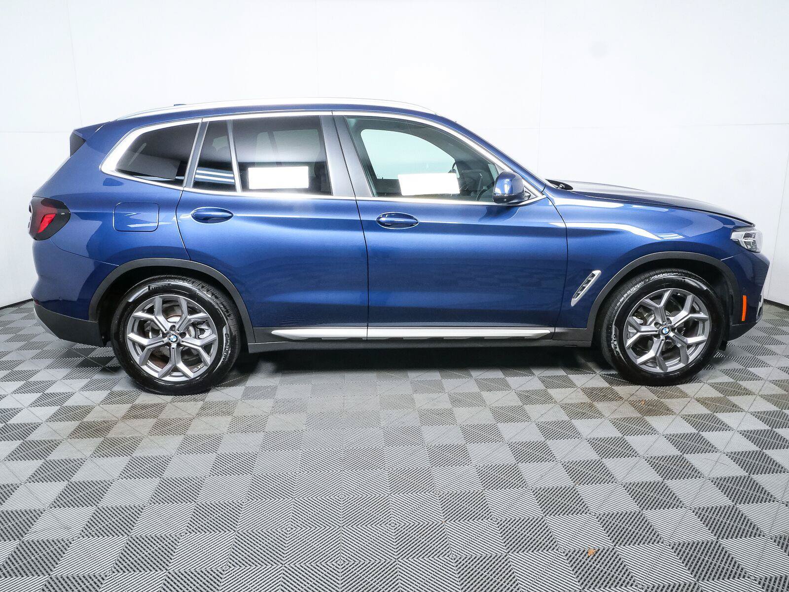 Used 2024 BMW X3 xDrive30i w/ Premium Package AWD/4WD image 27