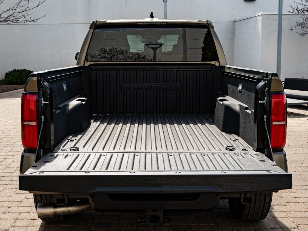 Used 2025 Toyota Tacoma TRD Sport AWD/4WD image 22
