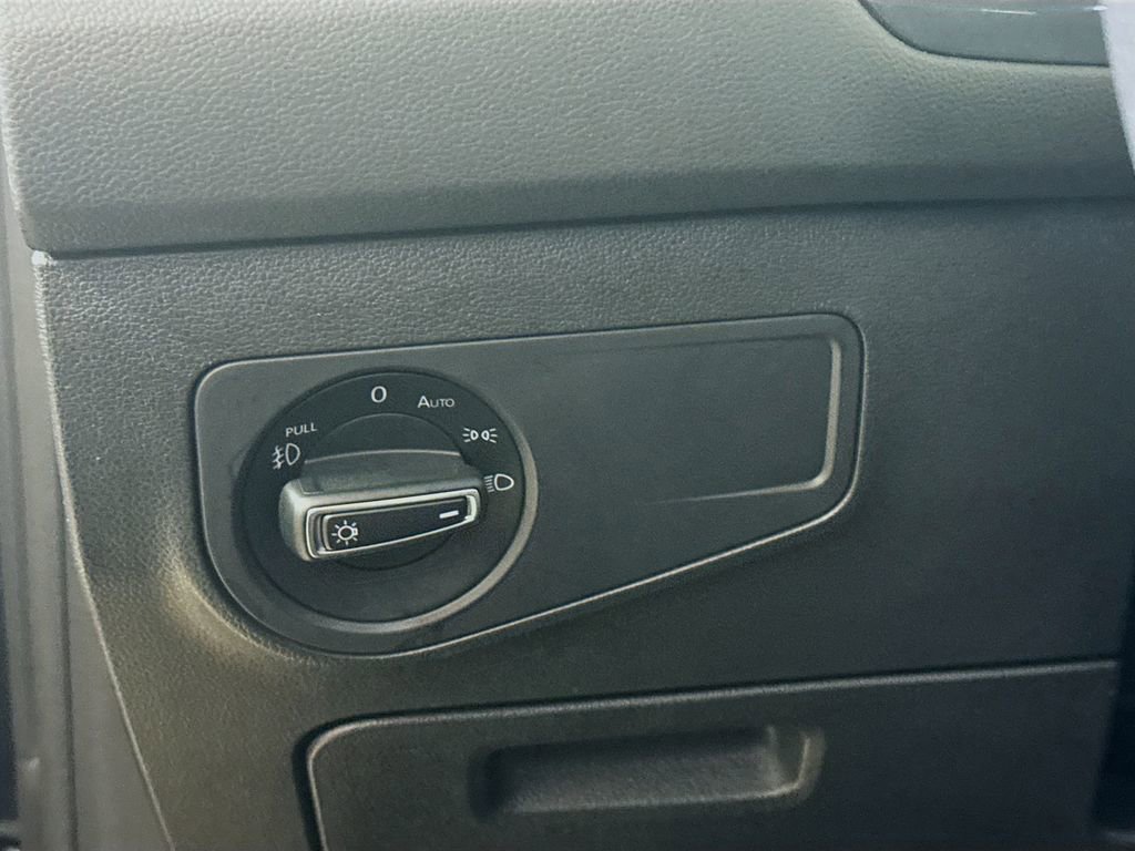 Used 2020 Volkswagen Tiguan SE R-Line image 7