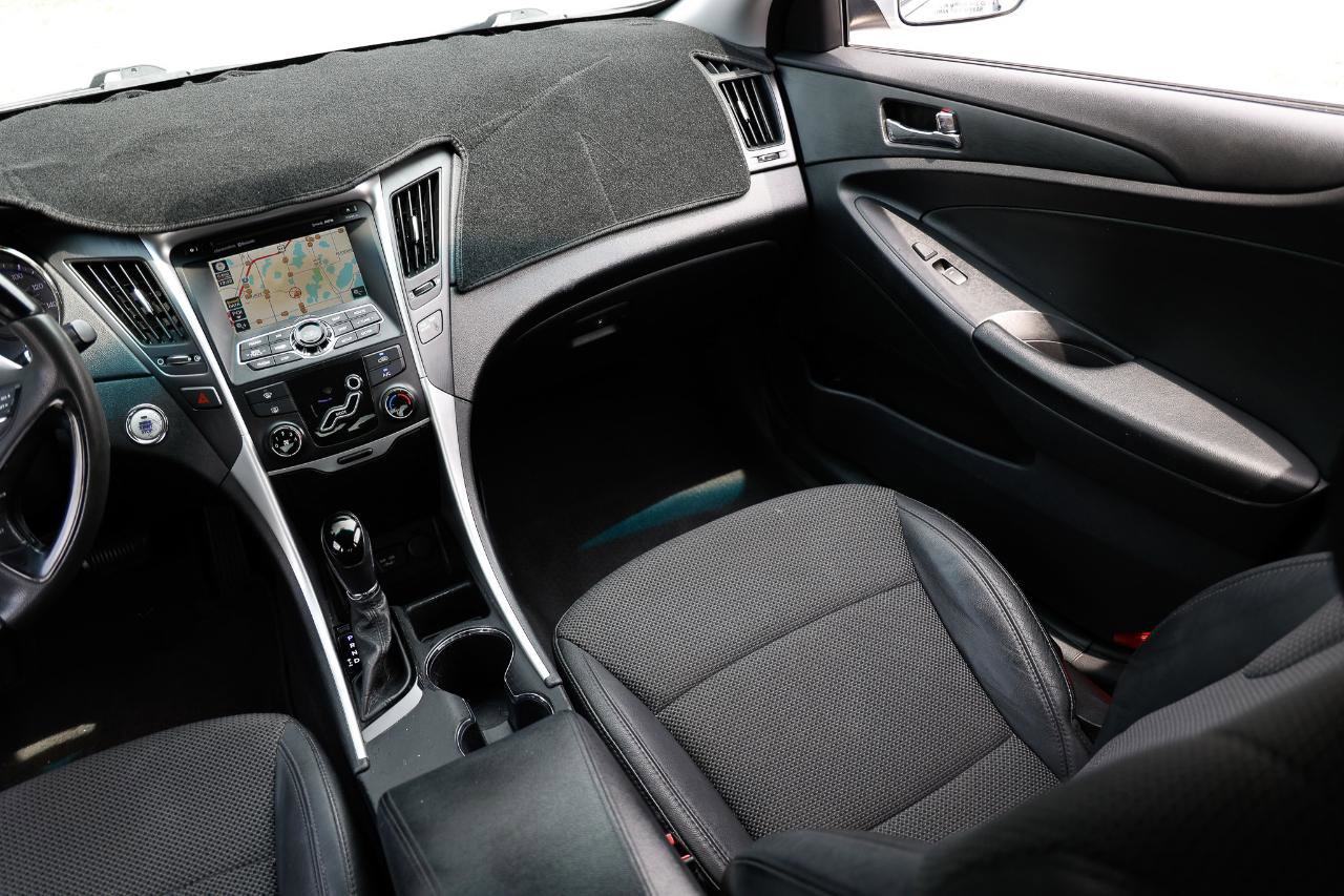 Used 2011 Hyundai Sonata SE w/ Navigation & Sunroof Pkg 4 FWD image 21