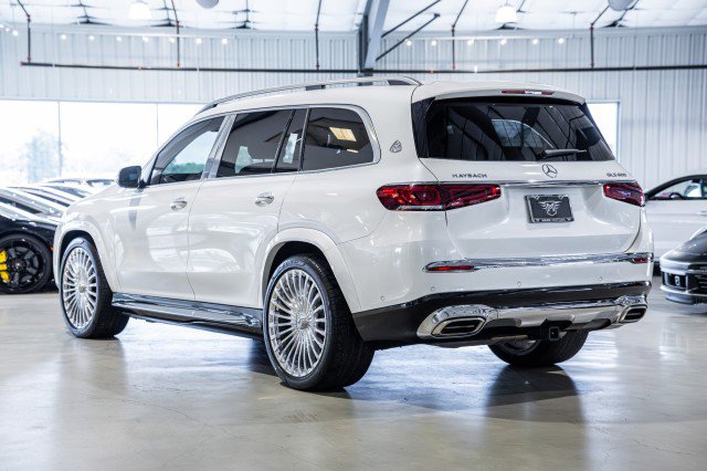 Used 2023 Mercedes-Benz Maybach GLS 600 4MATIC image 4