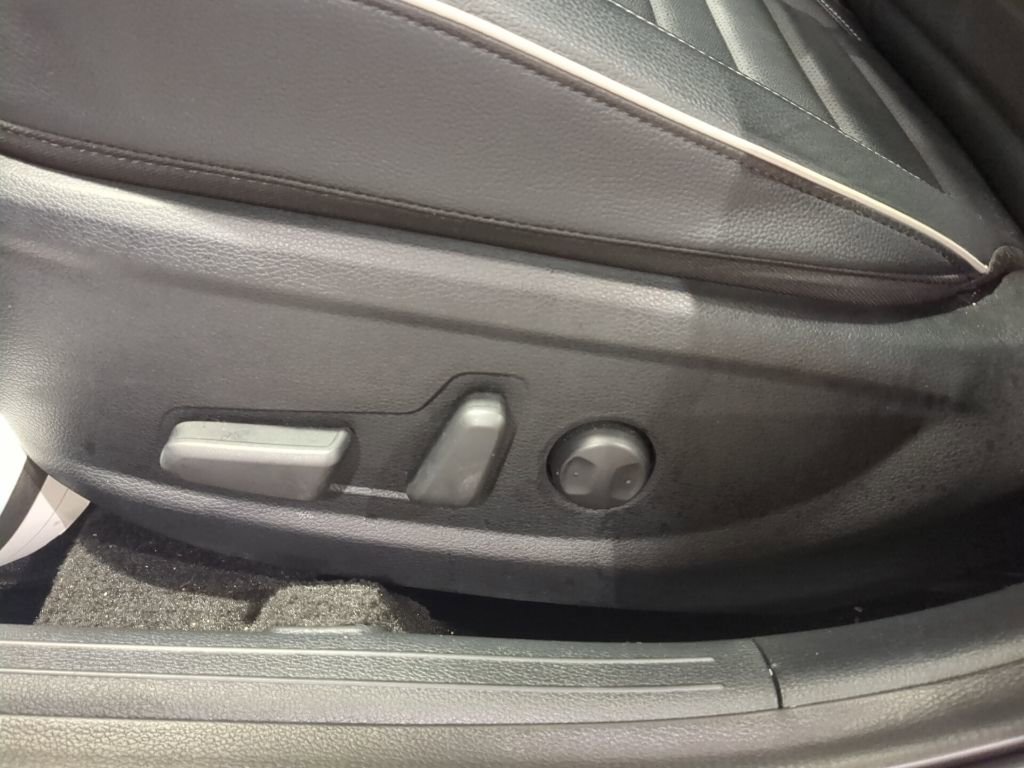 Used 2024 Kia Forte GT-Line w/ GT-Line Premium Package image 16