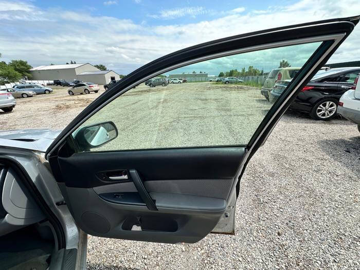 Used 2006 MAZDA MAZDA6 i w/ Convenience Pkg FWD image 30