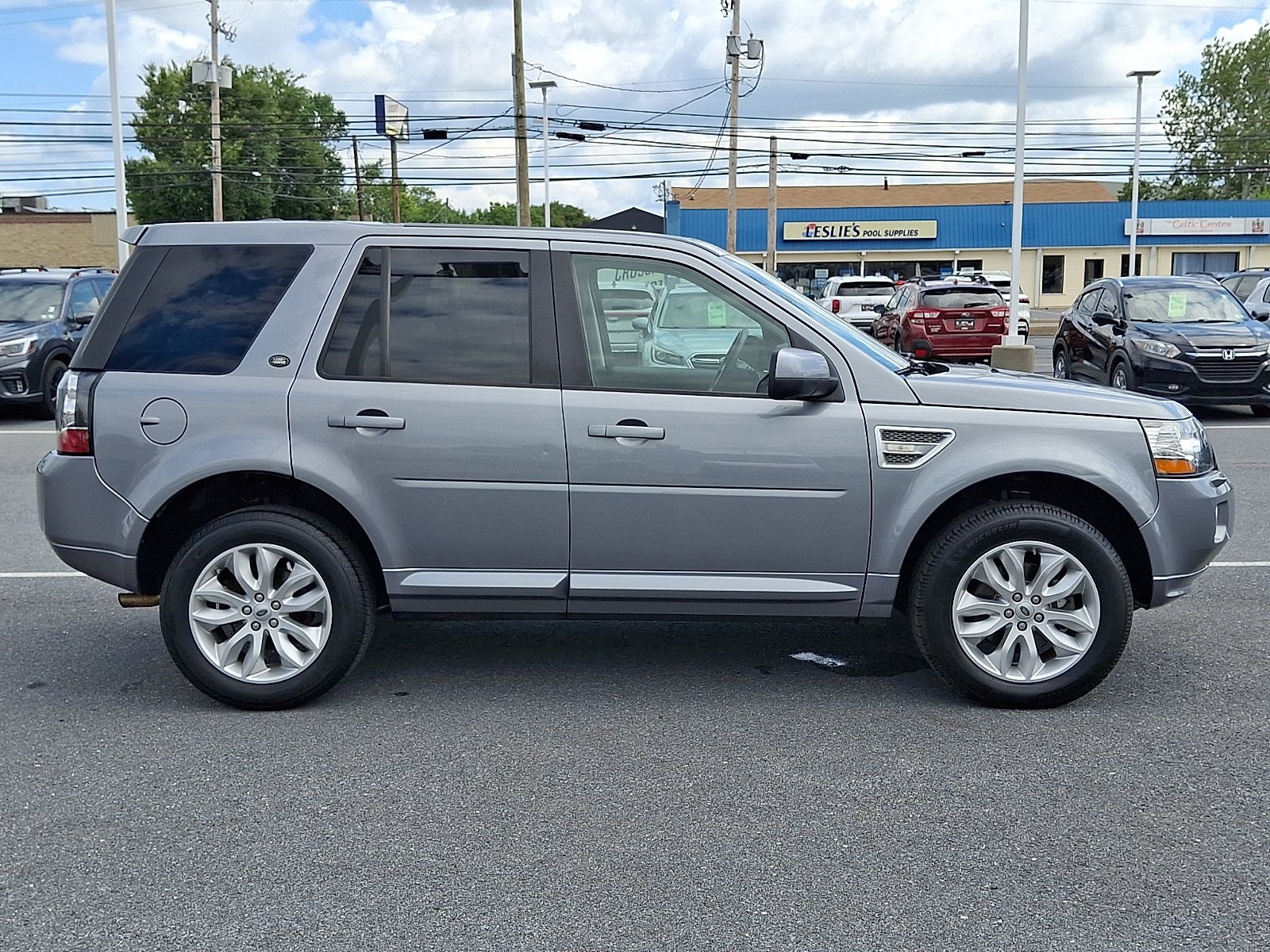 Used 2013 Land Rover LR2 AWD/4WD image 4