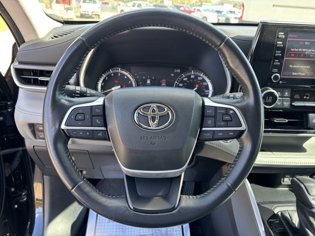 Used 2022 Toyota Highlander XLE image 13