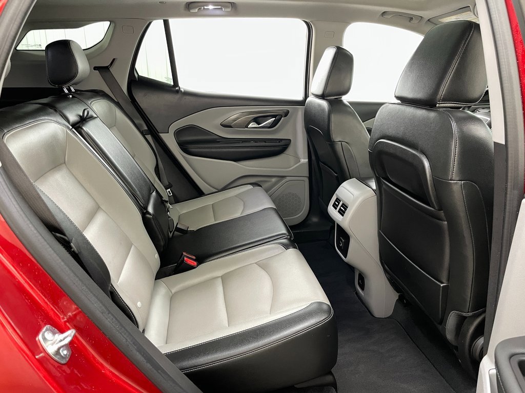 Used 2024 GMC Terrain SLT image 40