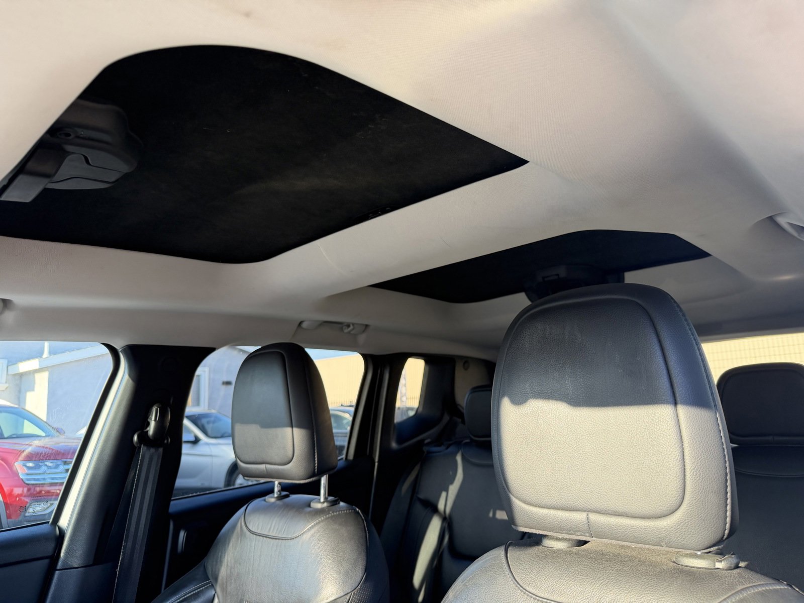 Used 2016 Jeep Renegade Limited image 17