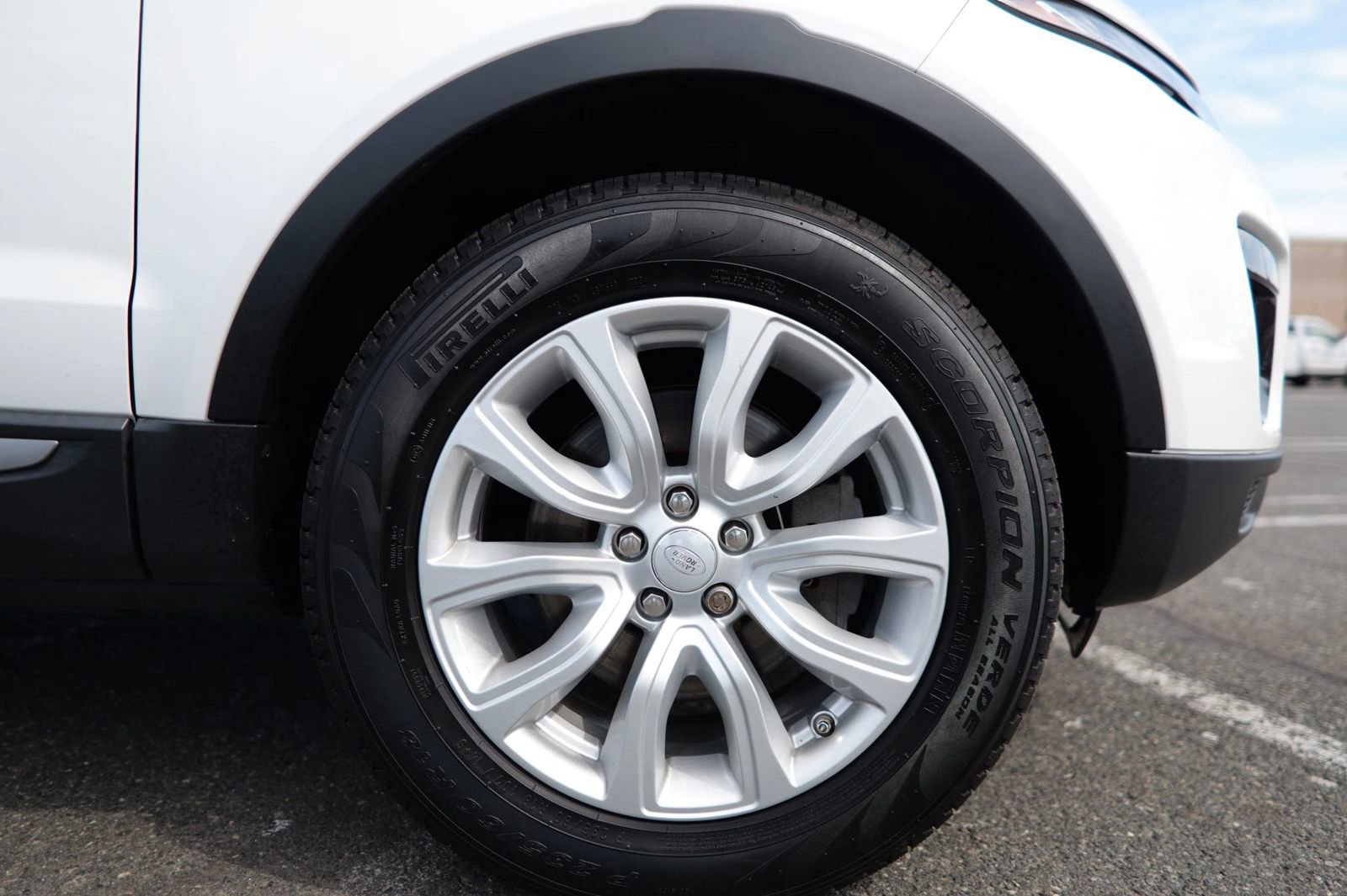 Used 2018 Land Rover Range Rover Evoque image 12