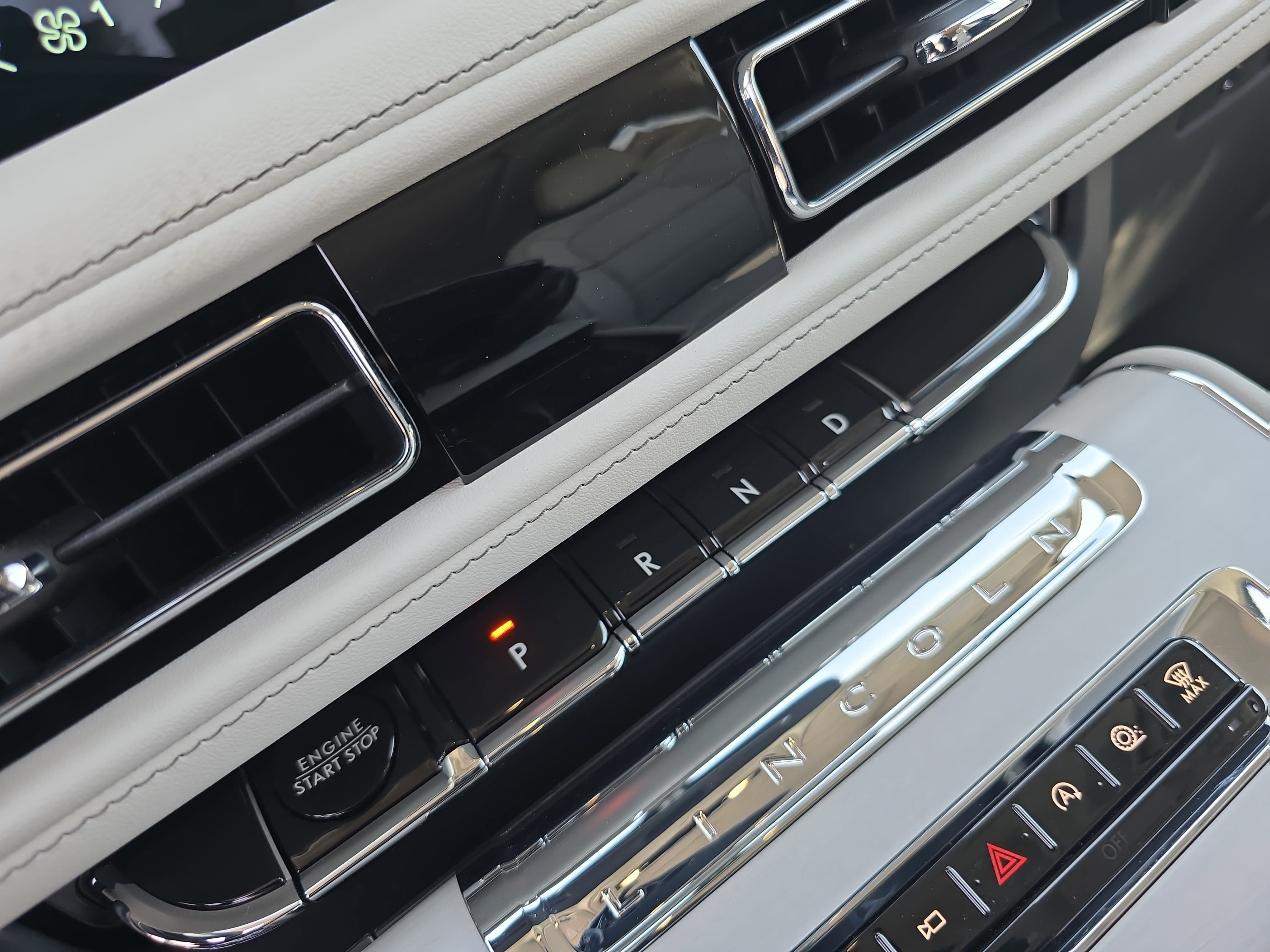 New 2026 Lincoln Aviator Reserve AWD/4WD image 25