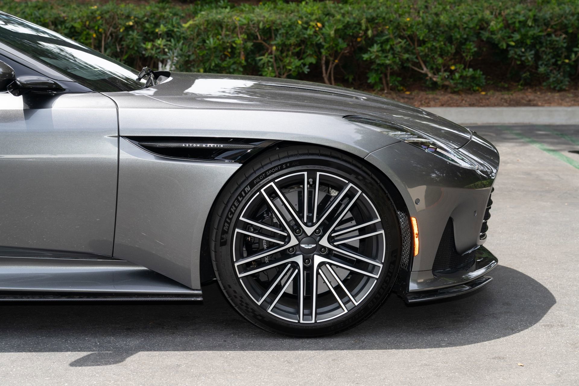 Used 2024 Aston Martin DB12 Coupe image 10