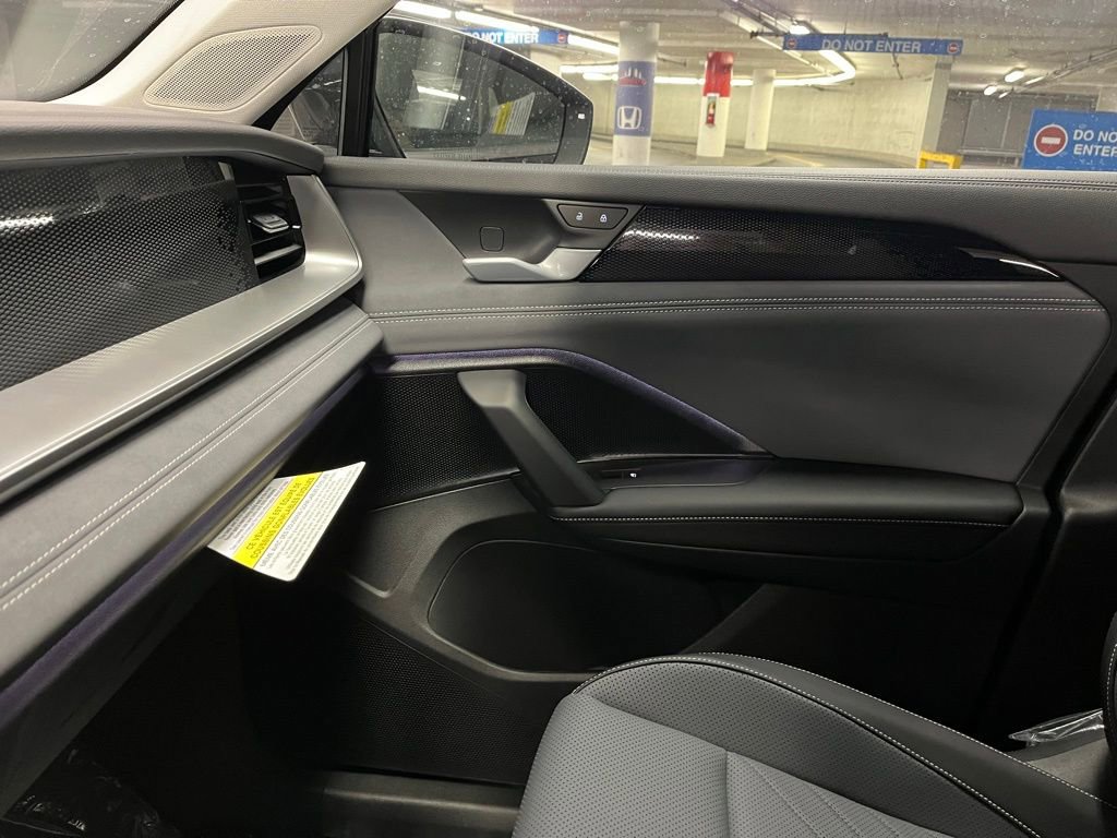 New 2026 Volkswagen Tiguan SE image 32