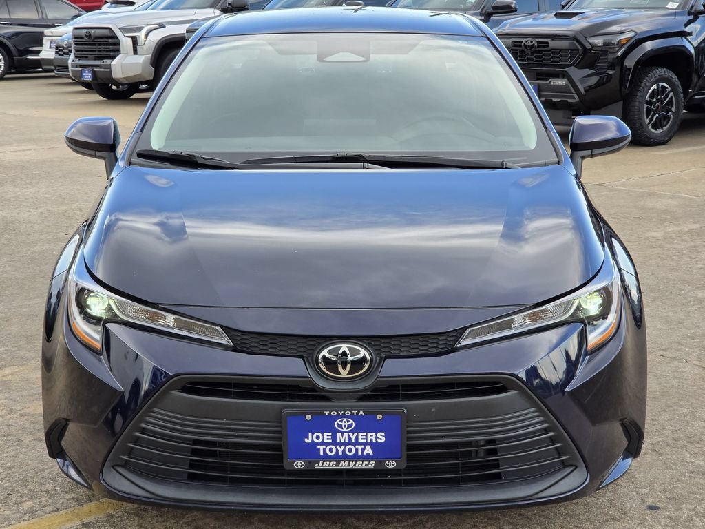 Used 2023 Toyota Corolla LE w/ LE Convenience Package FWD image 3