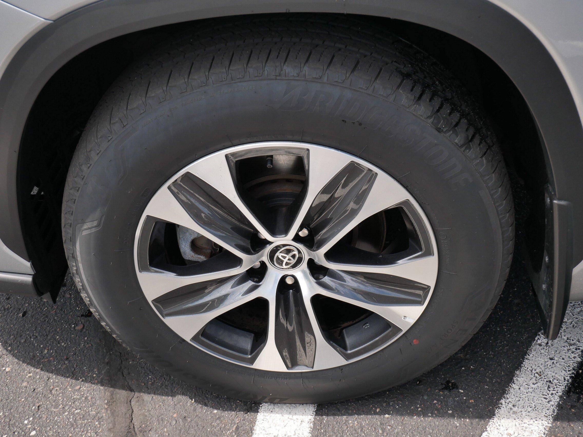 Certified 2025 Toyota Highlander XLE AWD/4WD image 15