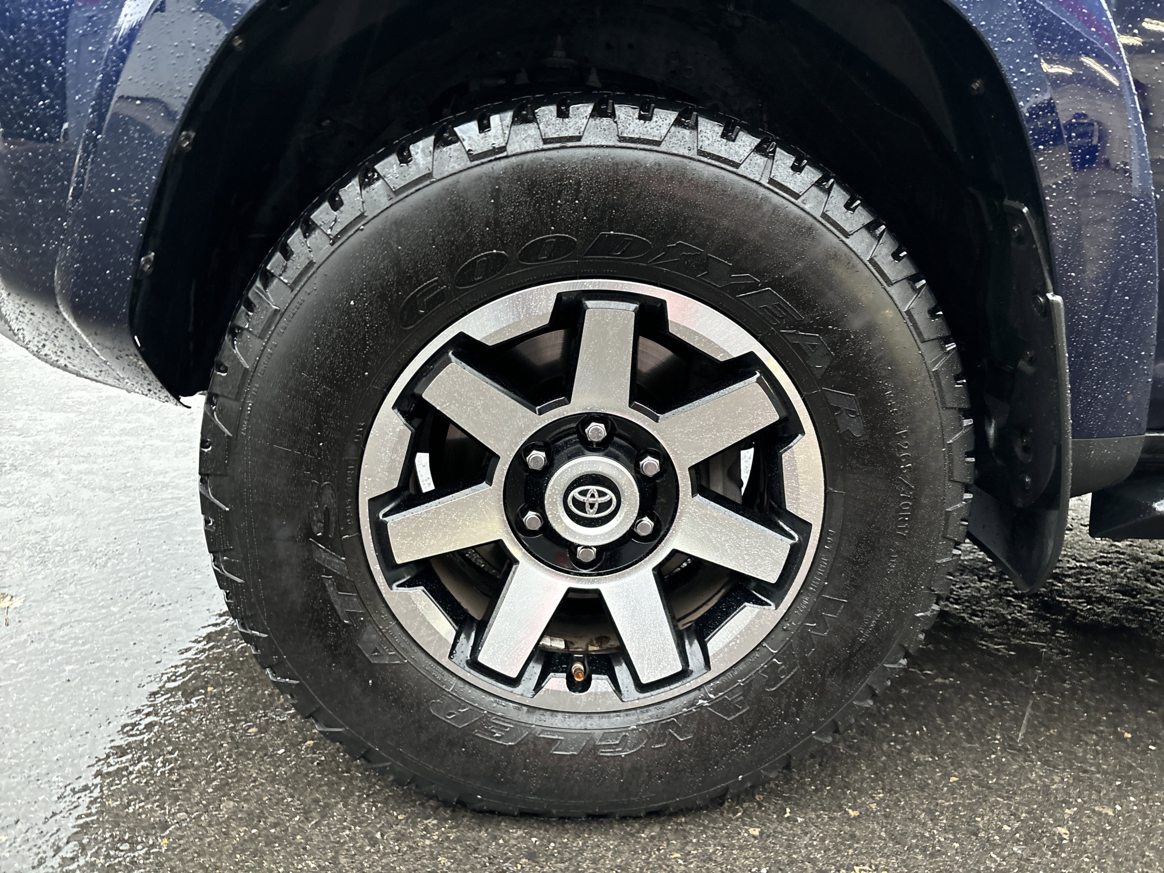 Used 2019 Toyota 4Runner TRD Off-Road image 11