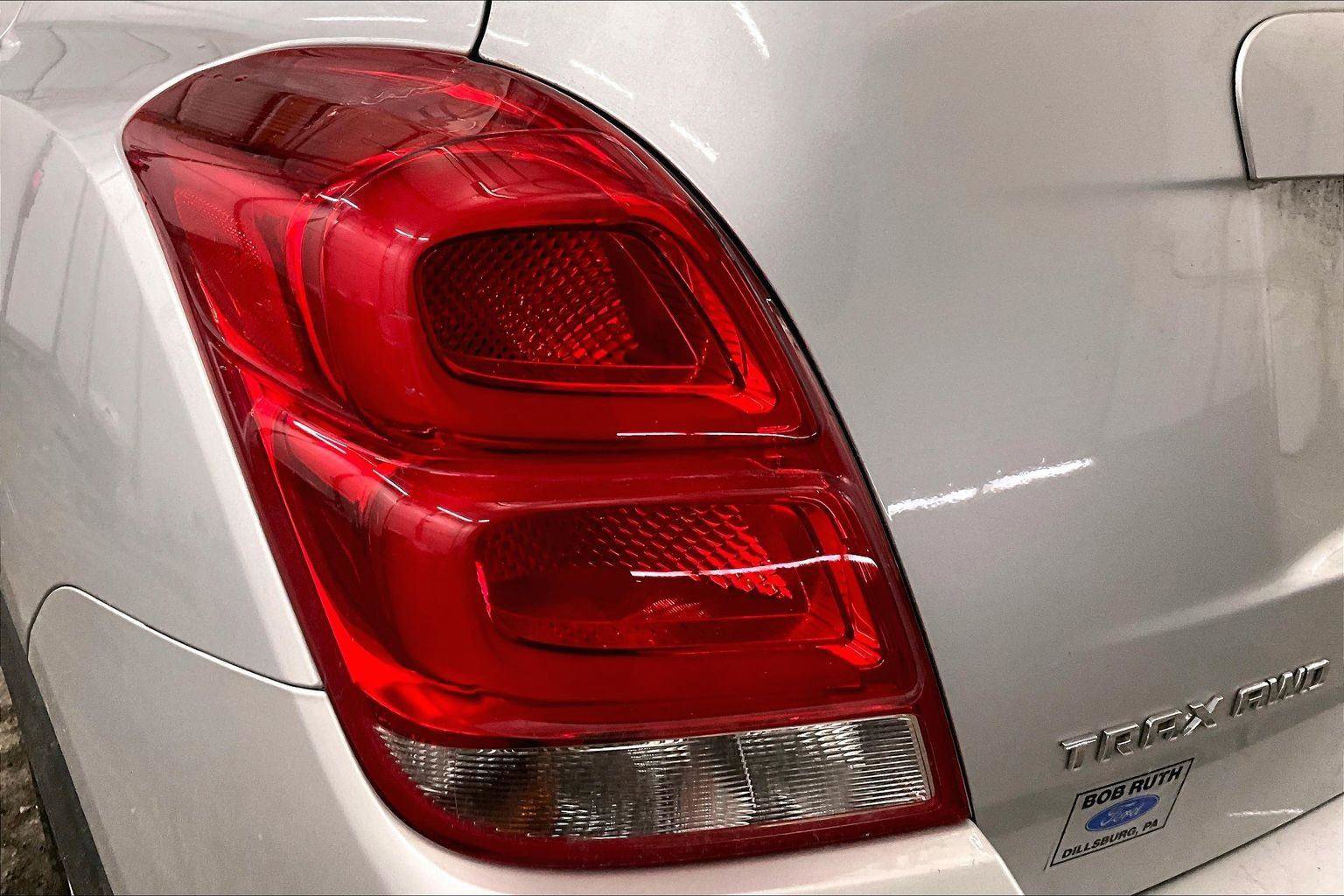 Used 2019 Chevrolet Trax LT w/ LT Convenience Package image 28