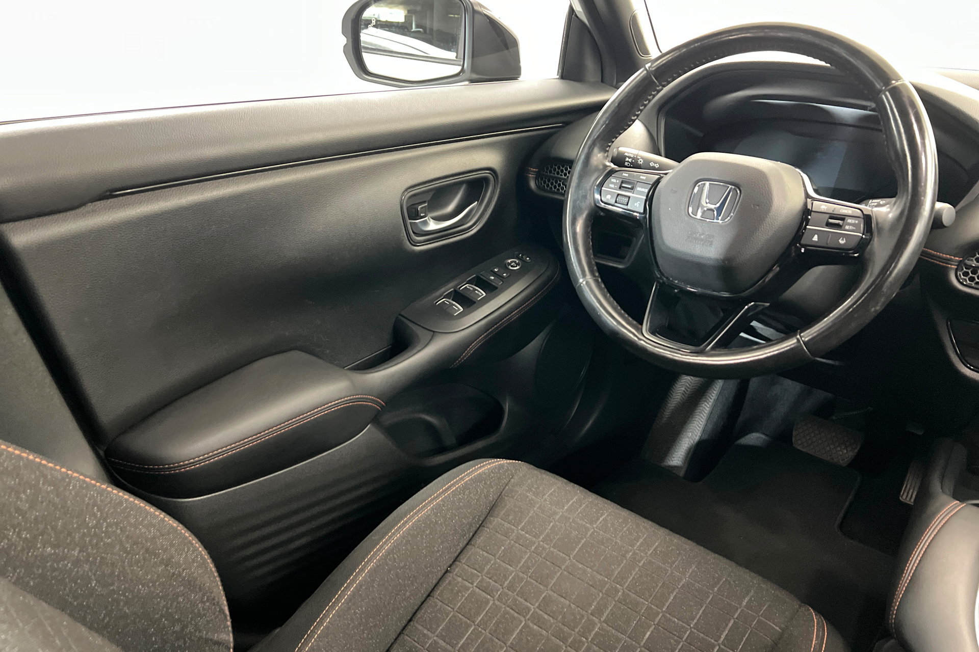 Used 2024 Honda HR-V Sport image 11