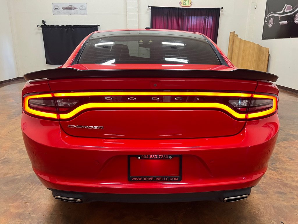 Used 2020 Dodge Charger SXT w/ Leather Interior Group RWD image 8