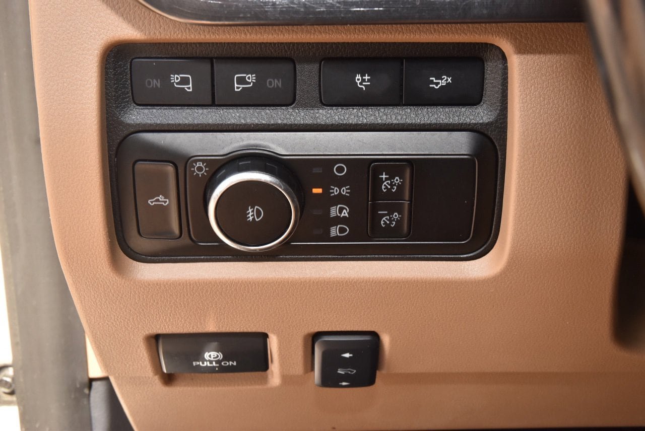 Used 2023 Ford F250 Lariat w/ Lariat Ultimate Package AWD/4WD image 32