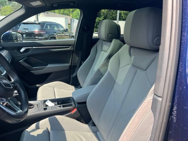 Used 2022 Audi Q3 2.0T Premium w/ Black Optic Sport Package AWD/4WD image 3