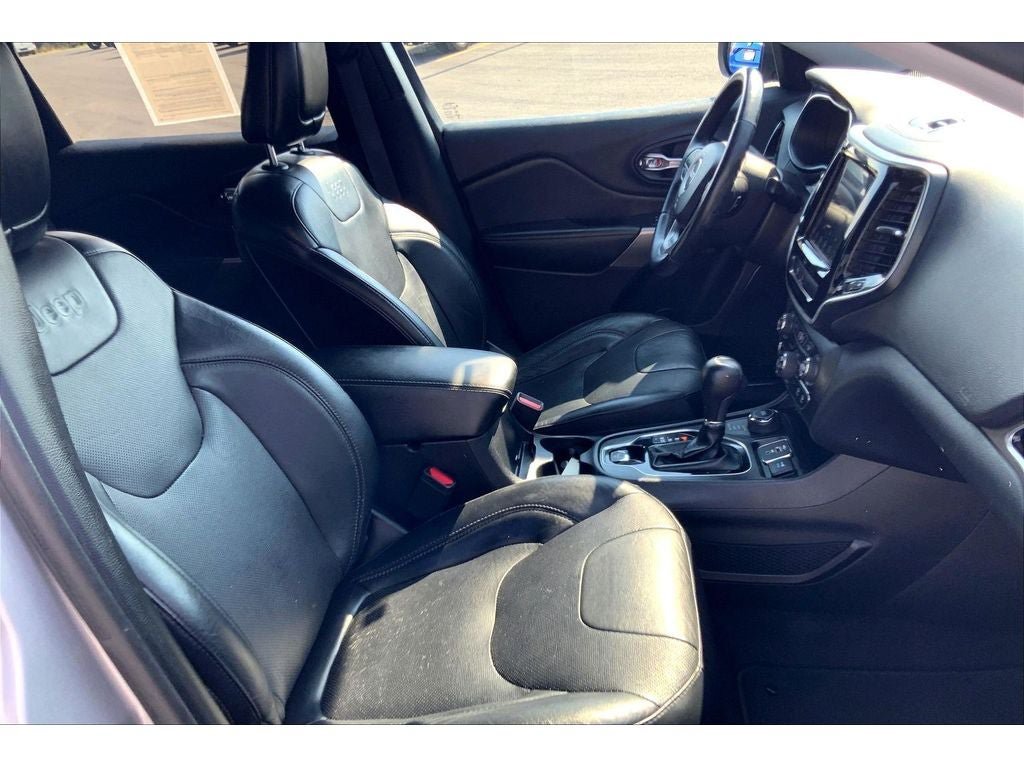 Used 2019 Jeep Cherokee Limited AWD/4WD image 8