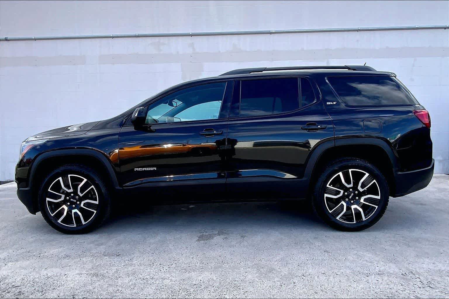 Used 2019 GMC Acadia SLT w/ Black Edition FWD image 4